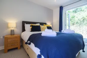 Courtyard Cottage 41 -  a trewhiddle that sleeps 4 guests  in 2 bedrooms - Image 5