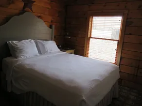Shenandoah Crossing-2 bedroom deluxe cabin SEE DESCRIPTION NOTE BEFORE BOOKING! - Image 4