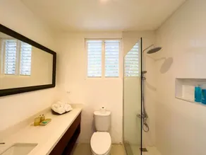 4BR Seafront Villa in Boscobel Direct Sea Access Coastal Living - Image 3