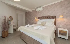 Stunning Home In Sevid - Image 4