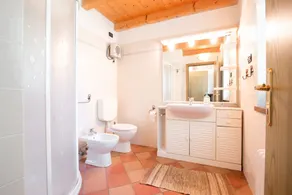 Chalet omgiven av grönska i Val Concei - Image 2