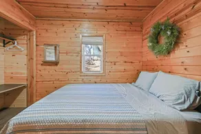 Cozy Lake Front Cabin - Image 5