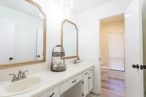 Spacious Valdosta Retreat + Screened Porch, Large Yard & Peaceful Vibes - Image 3