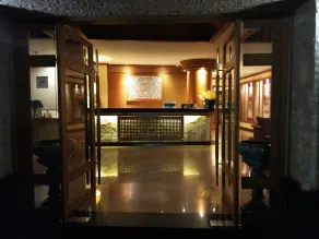 Fresh Inn Hotel - Image 2
