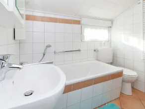 Ruhiger Bungalow am Hennesee mit Terrasse - Image 5