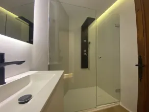 Apartamento-casa de Diseño con Entrada Privada y Pequeña Piscina - Image 2