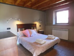 Independent cottage with private BBQ. 3km from Ribes de Freser. Pyrenees - Image 5