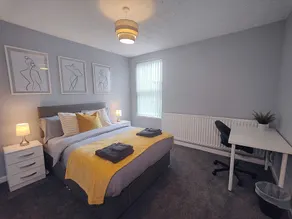 Large 3 bed House Wolverhampton Families and Contractors - Image 4