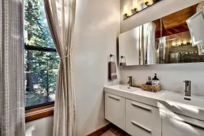 Lakeview 3BR Tahoe retreat with sauna, balcony, and mountain views.Lx07 - Image 4