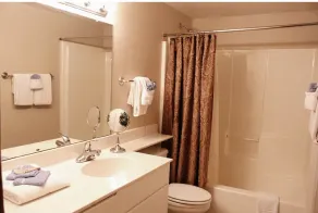 1113: Luxury Beachfront Condo w / Parking - Image 5