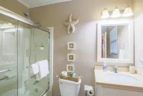 7 min à pied du meilleur point d'accès sur la plage! Profitez des vues incroyables depuis le solarium. - Image 2