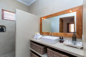 Gorgeous 5BR Villa, Canggu - 7Min Drive To Splash Waterpark Bali! W/Pool! - Image 5
