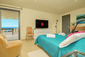 PORTO CERVO • DESIGN UND KOMFORT MIT ERSTAUNLICHEM BLICK AUF PEVERO BAY - Image 5