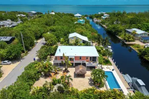 Tropical Oasis with Beautiful Home, Pool, Dock and Tiki Hut - Image 5