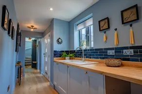 The Old Candle Shop - sleeps 4 guests  in 2 bedrooms - Image 5