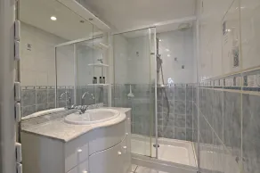 Quiet 2-bedroom house - Image 2