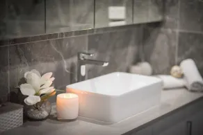 Stunning 4 Bedroom Holiday Home in the heart of Airlie Beach - Image 5