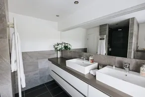Beautiful Two Bedroom Cottage with Amazing Views - Image 5