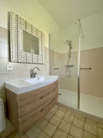 Oceanfront home, near the beach, with an enclosed garden—ideal for families - Image 3
