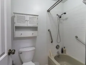 Laundry in unit, Artist Space, Central Location - Image 5