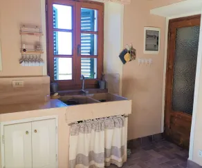 Barga – Ferienhaus & Scheune, viel Land, privater Pool, WLAN, schöne Aussicht! - Image 2