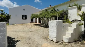 Spacious farmhouse, 4 bedrooms, 4 bathrooms, free WiFi - Image 3