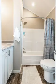 - Adorable Guest House in South Tyler - - Image 3