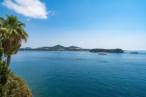 Dubrovnik Private Beach and Pool Charming Seafront Villa For 10 - Image 4