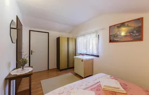 2 Bedroom Amazing Apartment In Pavicini - Image 5