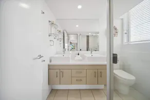 Seaside Serenity - Apartment Ocean Views - Image 2