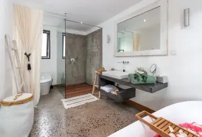 Villa Lora by Villa Finder - Image 4