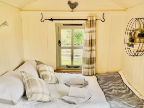 Cwt Tyddyn Shepherd's Hut - Image 5
