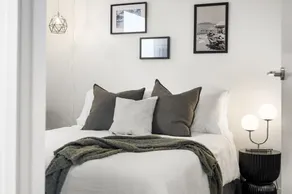 Modern Elegant Oasis - Image 4