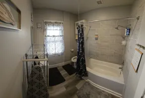 Next to Downtown Greensboro Bungalow Rooms - Image 5