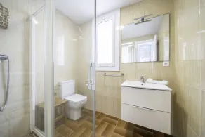 HomeHolidaysRentals Arlene - Image 3