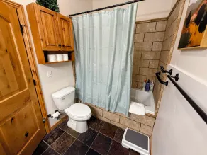 SUMMER ALERT - Steps to Hot Tub - Family friendly - Image 5