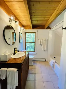 The Spruce Guesthouse: A Beautifully Renovated Contemporary Barn. - Image 4