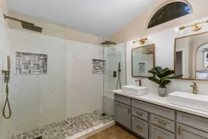 On HGTV Show House Hunters! Heated Pool! Family & Dog friendly, Prime location!  - Image 4