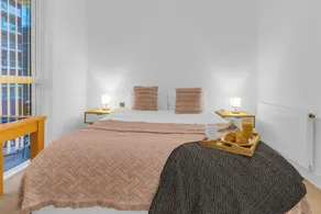 Modern 01 & 02 Bed Apartment in Canary Wharf - Image 5