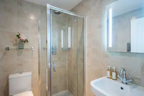 1 Cliftonville -  a duplex apartment that sleeps 6 guests  in 3 bedrooms - Image 2