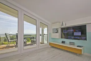 Meeresblick-Residenzen-FeWo-67-deluxe-Balkon-Meerblick-Sauna-u-Schwimmbadnutzung - Image 2