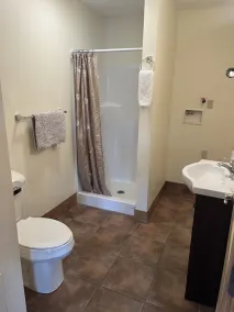 ADULTS 25 and older, Creekside Vacation Rental Suite 2,  Downtown, CITY APPROVE - Image 3