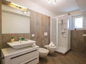 Rose Rossa Larissa Garten Ferienwohnung EG - Image 3