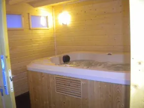 Charakterhaus mit privatem beheiztem Pool ohne Sicht und Whirlpool - Image 2