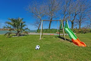 Casa de vacaciones con piscina privada climatizada, terraza, jardín y Wi-Fi - Image 2