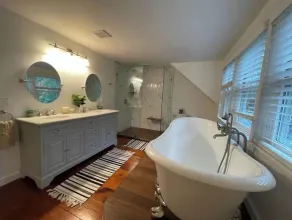 30 mins to Smuggs and Stowe! Tons of room for family and pets! - Image 4