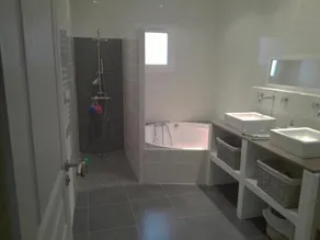 Grande villa familiale 180 m2 située entre mer et montagne avec piscine - Image 4