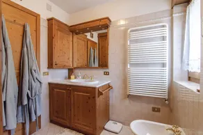 Cortina Beautiful Apartment - Image 2