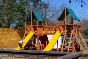 Family Friendly & King Suite & Fire Pit, 9 Mil DT - Image 2