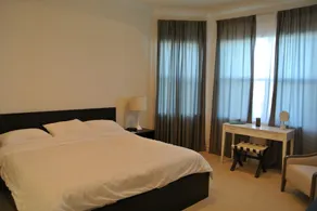 Superbe nouvelle maison de 3 chambres et 3 salles de bain avec piscine privée chauffée et vue sur le lac !!! - Image 3